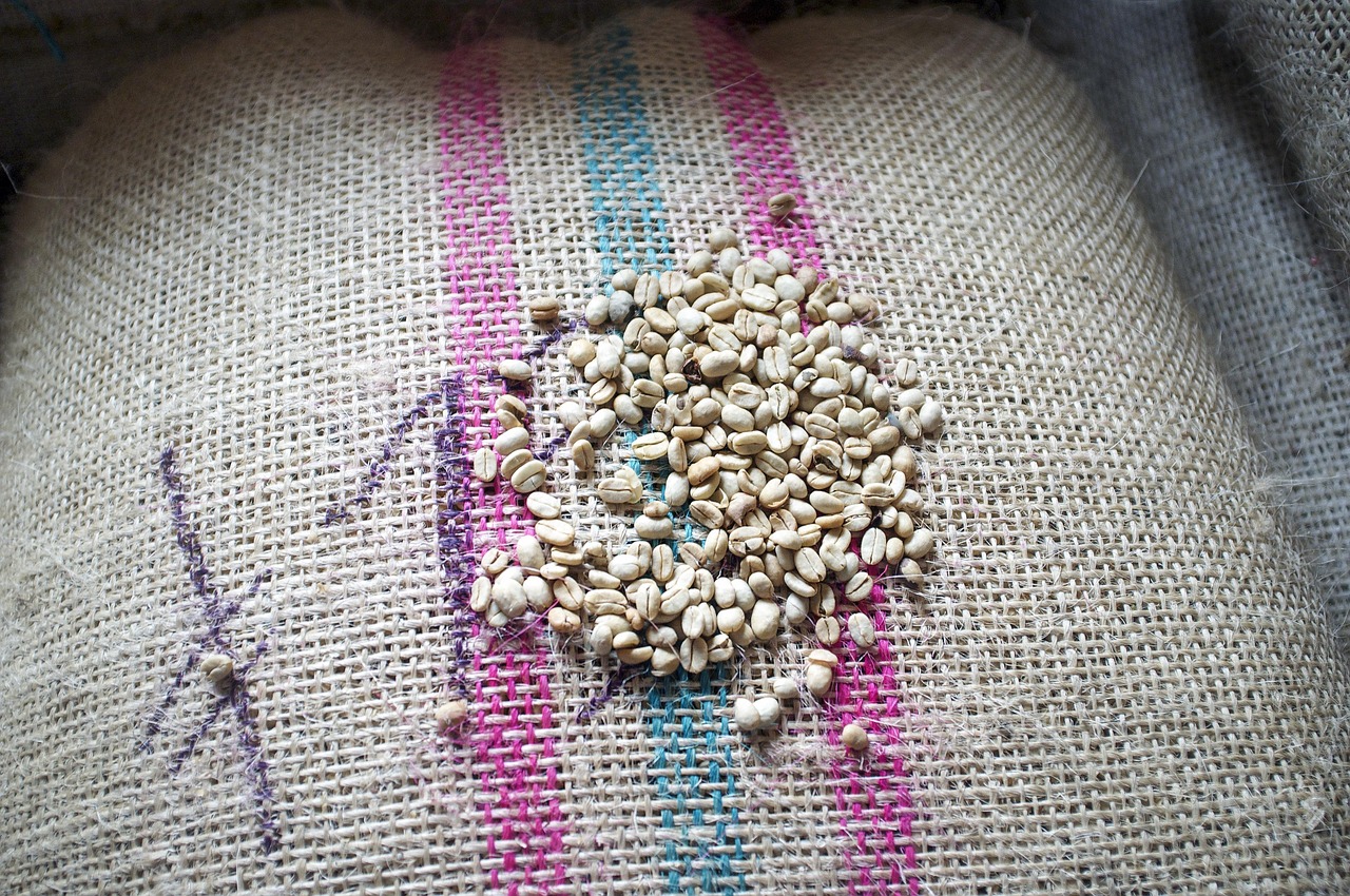 玻璃裂缝用什么胶最好，玻璃裂缝用什么胶最好呢